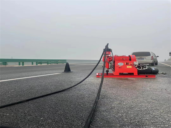 且末马路路基路面开裂下沉注浆加固灌浆